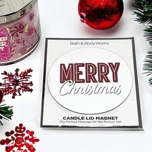 BATH & BODY WORKS “MERRY CHRISTMAS” Fits on the top of candle lid Magnetic